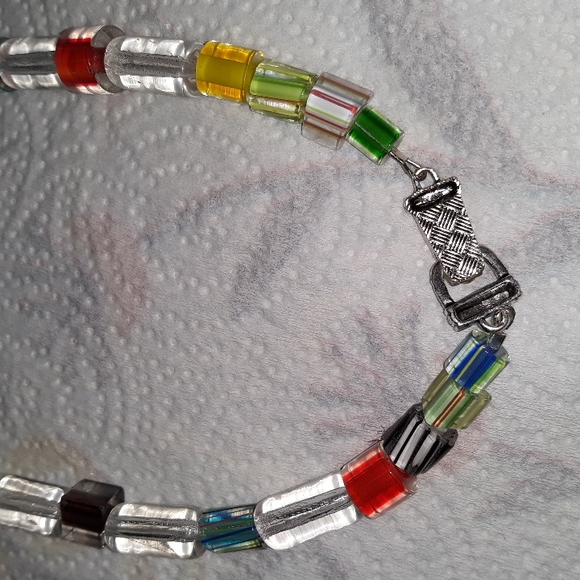 UNIQUE Chunky Cntempory Acrylic Colorful Bead Necklace. Handmade by Pandorakitty - Picture 4 of 9